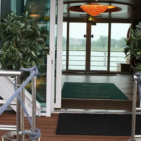 بوتيل Fairtours Hotelschiff Rhein Prinzessin دوسلدورف