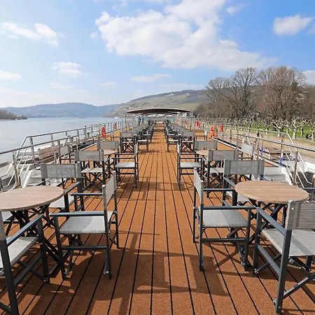 Botel Fairtours Hotelschiff Alena *