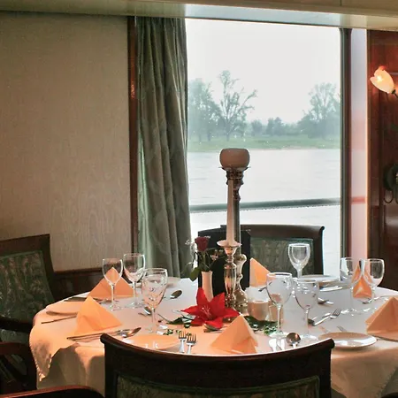 Fairtours Hotelschiff Rhein Prinzessin * דיסלדורף