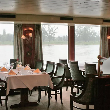 Fairtours Hotelschiff Rhein Prinzessin דיסלדורף